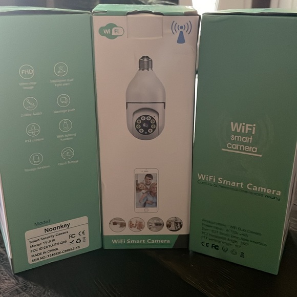 NEW NIB NOONKEY WIFI WIRELESS SMART CAMERA CAN SCREW IN LIGHT SOCKET OR PLUG IN - Picture 3 of 5
